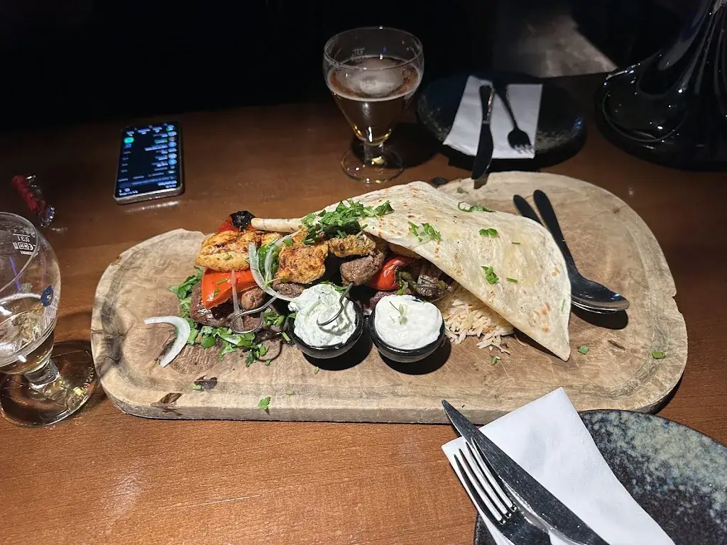 Vuk Jurišić_Mezze Scheveningen_Haag_Bewertung