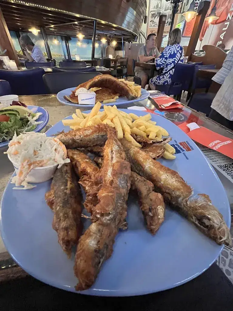 Fremde Heimat_Simonis aan de Haven_Haag_review