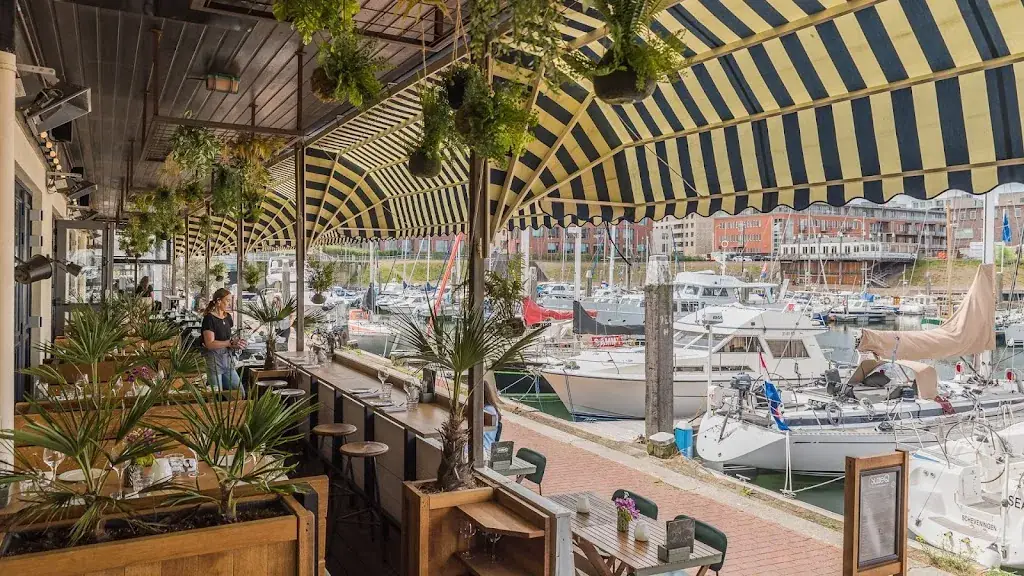 Bar & Restaurant Suzie Q_Haag_slider_image_1