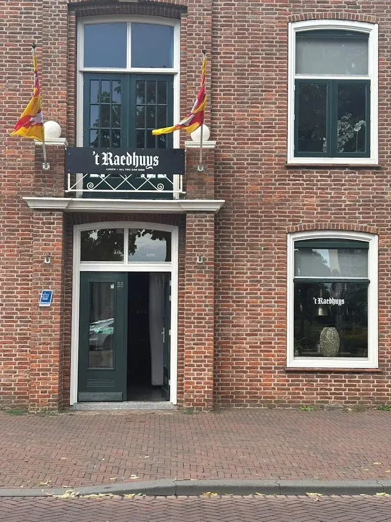 ‘t Raedhuys restaurant in Rozenburg