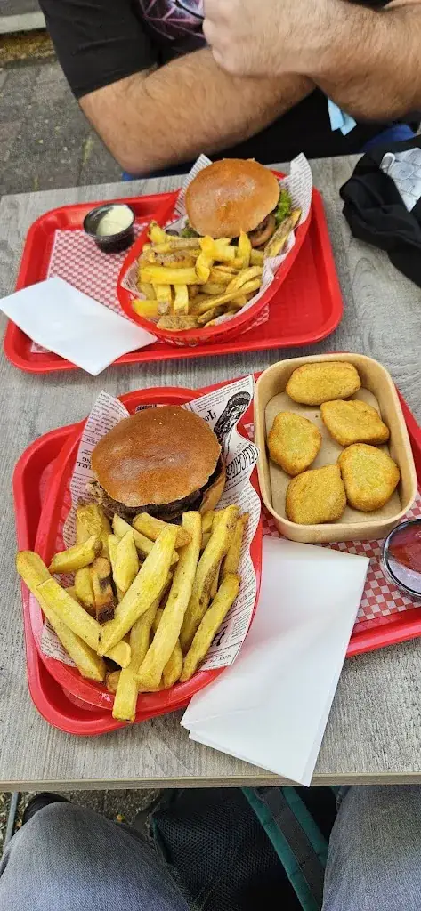 Liam C_The Burger Hunters Zuidplein_Rotterdam_reseña