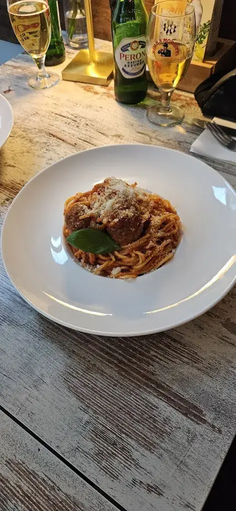 Kobi Gorel_La Bella Rosa_Schiedam_review