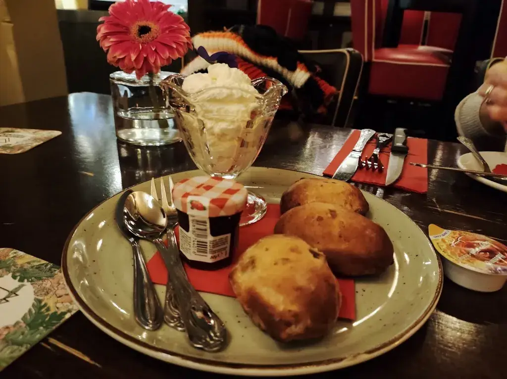 Sara Serra_Zaalig_Schiedam_reseña