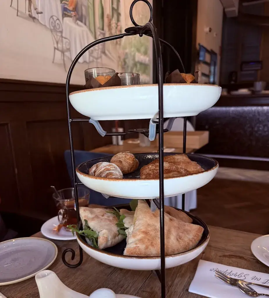 S Seneviratne_Fratelli Pijnacker_Pijnacker_review