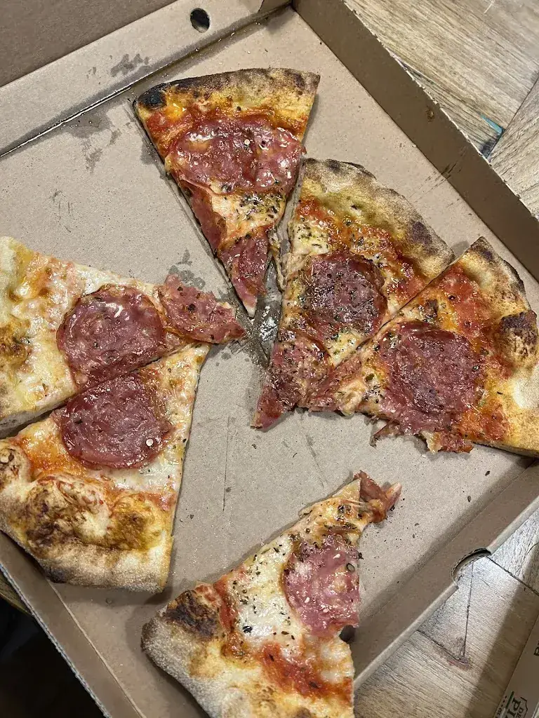 Mariane Pinheiro_Pizzeria La Salute Pijnacker_Pijnacker_review