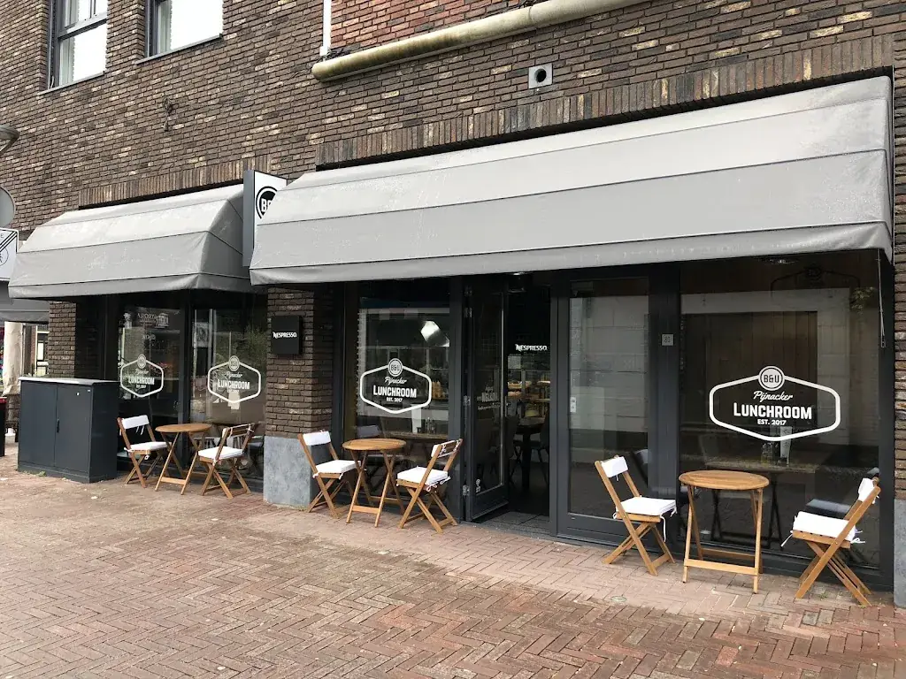 Happy food lounge restaurant in Pijnacker