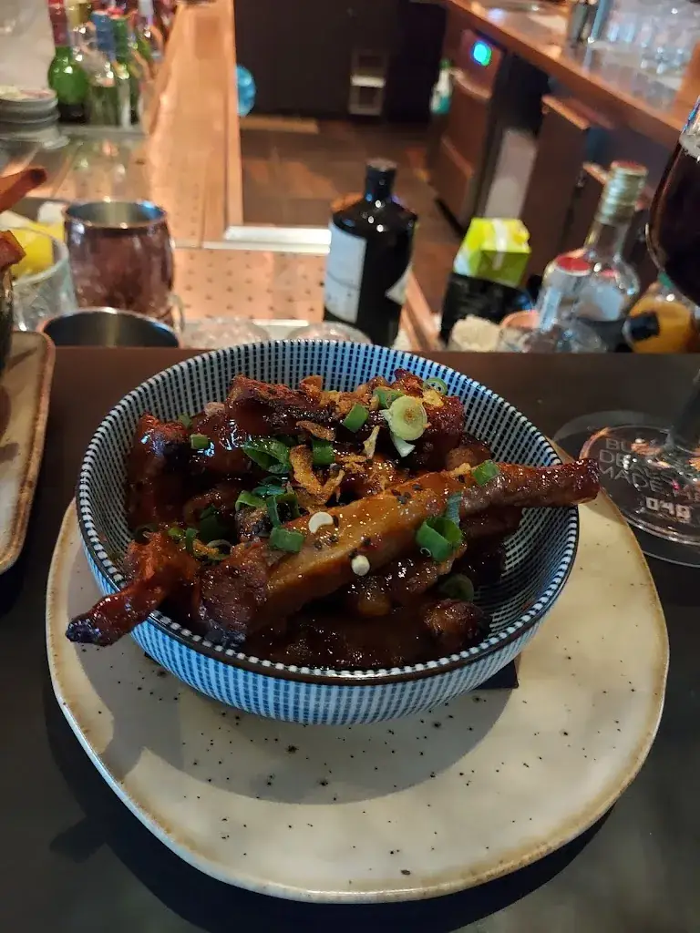 Marcos Cova_OZZO Oriental Restobar_Sassenheim_review