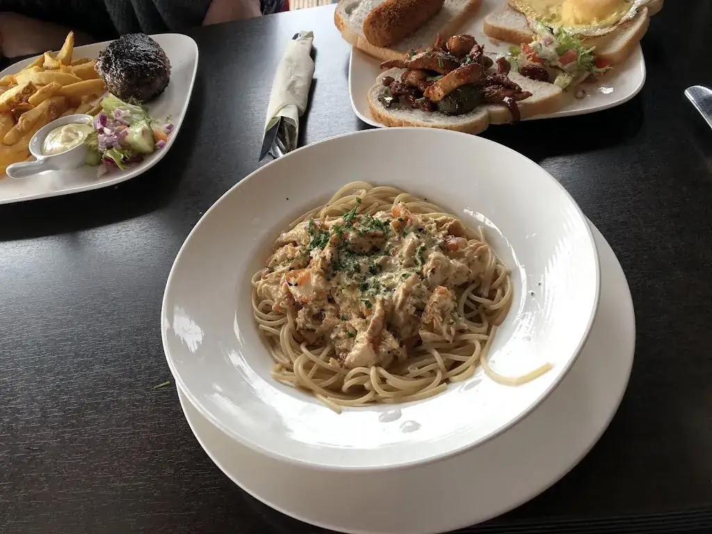 Talha Asad_'t Middelpunt_Schipluiden_review