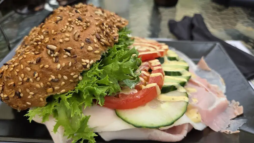 Louis Odendaal_Raadhuis Schipluiden_Schipluiden_review