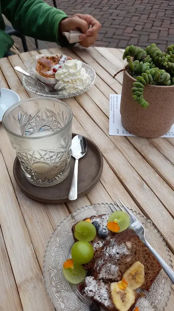 Clay Thomas_Boutique Café Lien_Schoonhoven_recensione