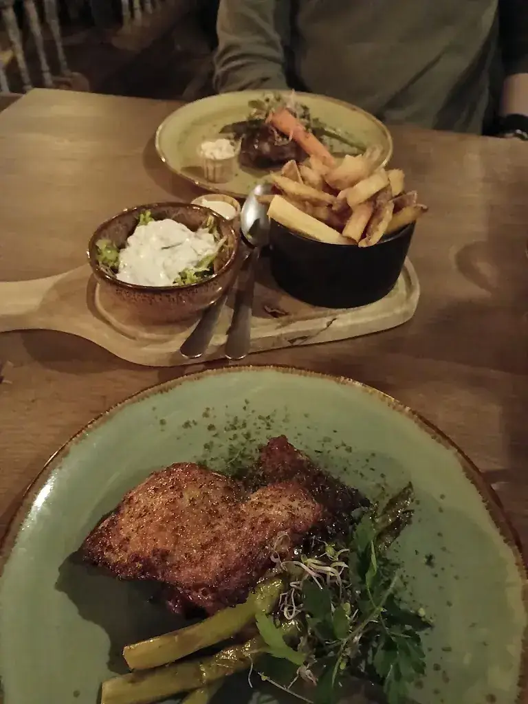 Manon De Vries_Groot Café M'n Zusje Lunch & Diner_Drachten_review