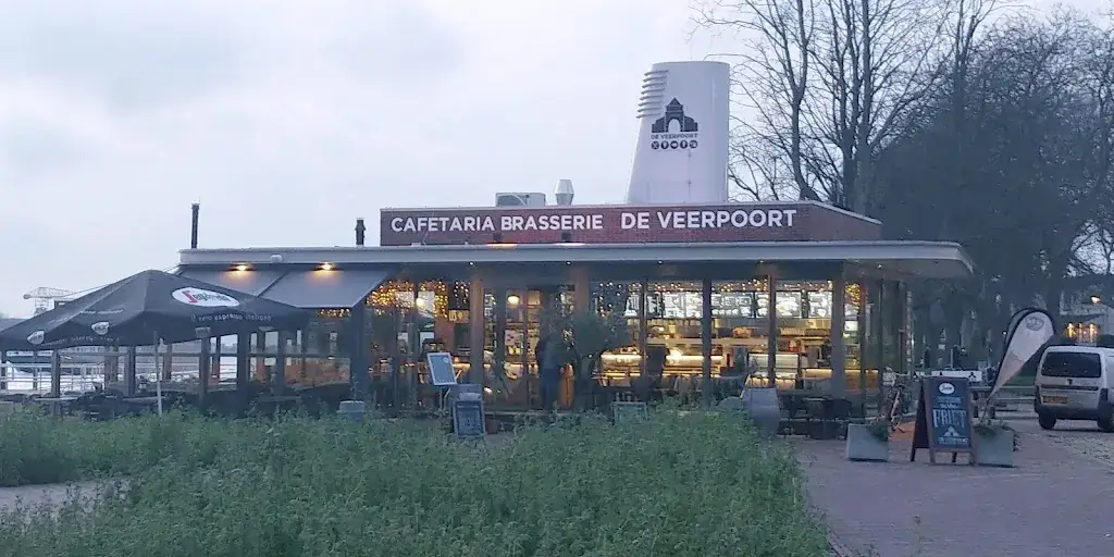 Cafetaria en Brasserie De Veerpoort restaurant in Schoonhoven