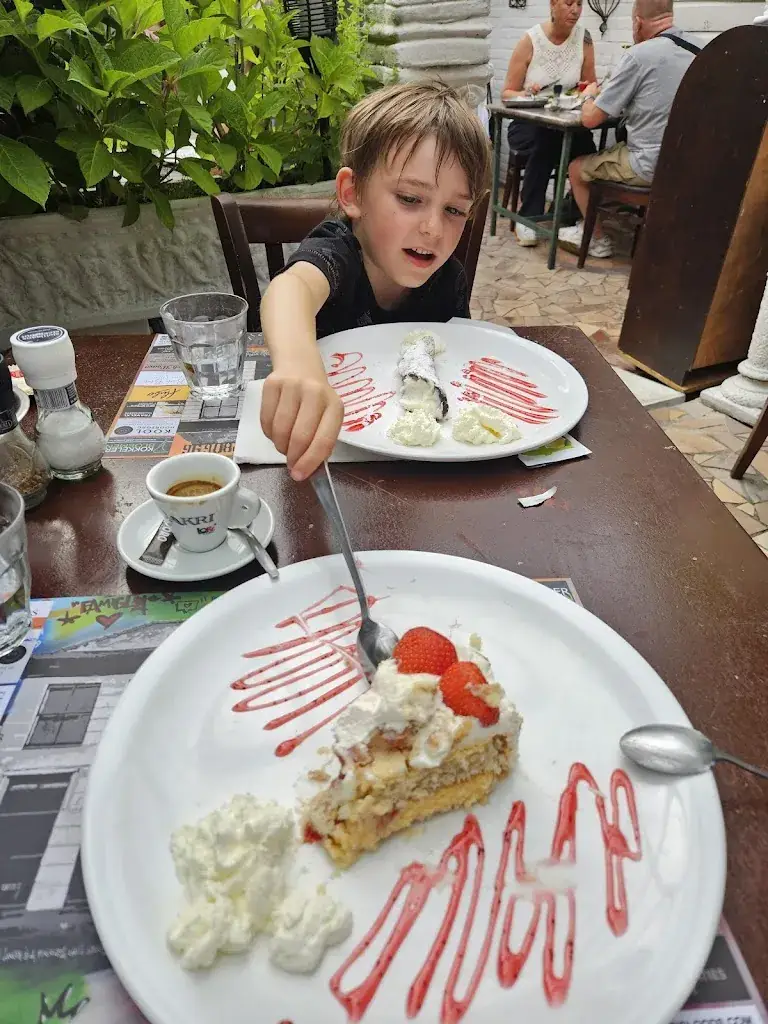 Arend Hamming_La Salute_Rotterdam_review