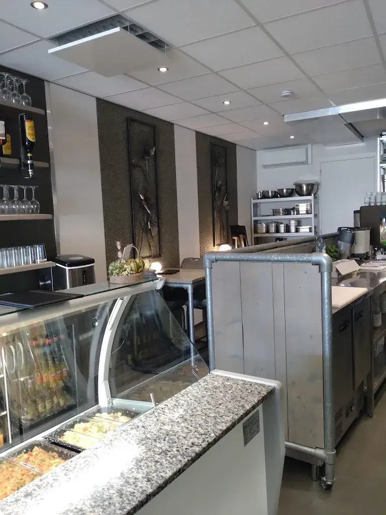 Eetwinkel te Kust & te Keur restaurant in Stolwijk