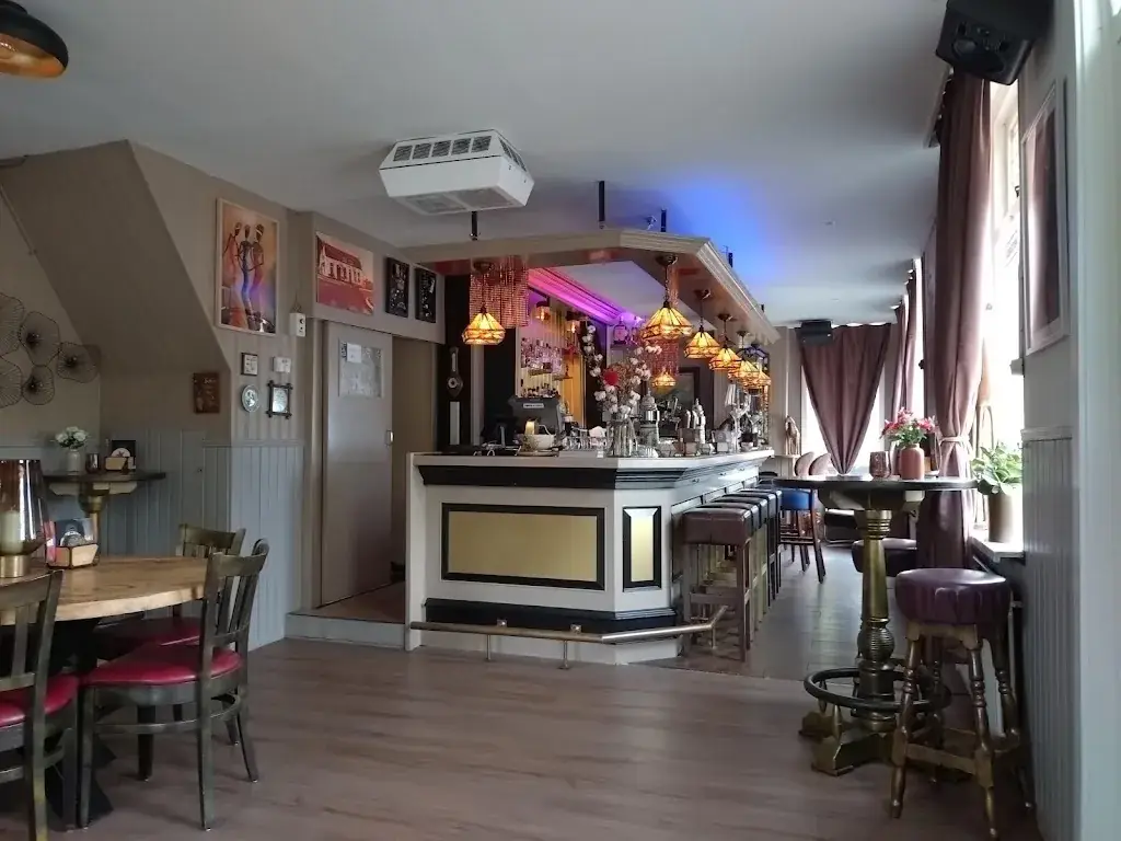 Daniëlle de Ruiter_WILLY'S Bar & Food_Vierpolders_review