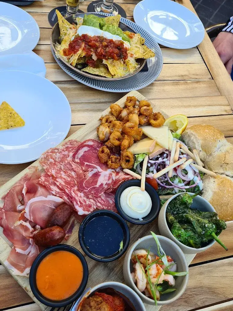 Guna Erba_SUNNDAYS_Valkenburg_recensione