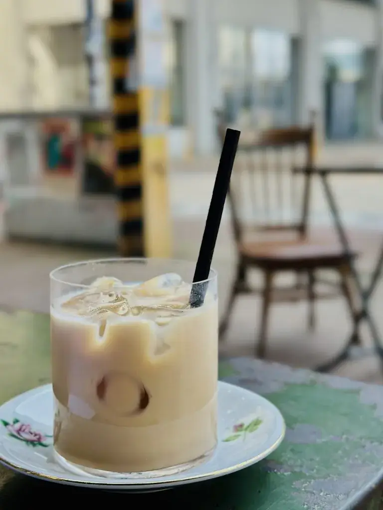 Jeren Porrikova_De Huiskamer Strijp-S_Eindhoven_reseña