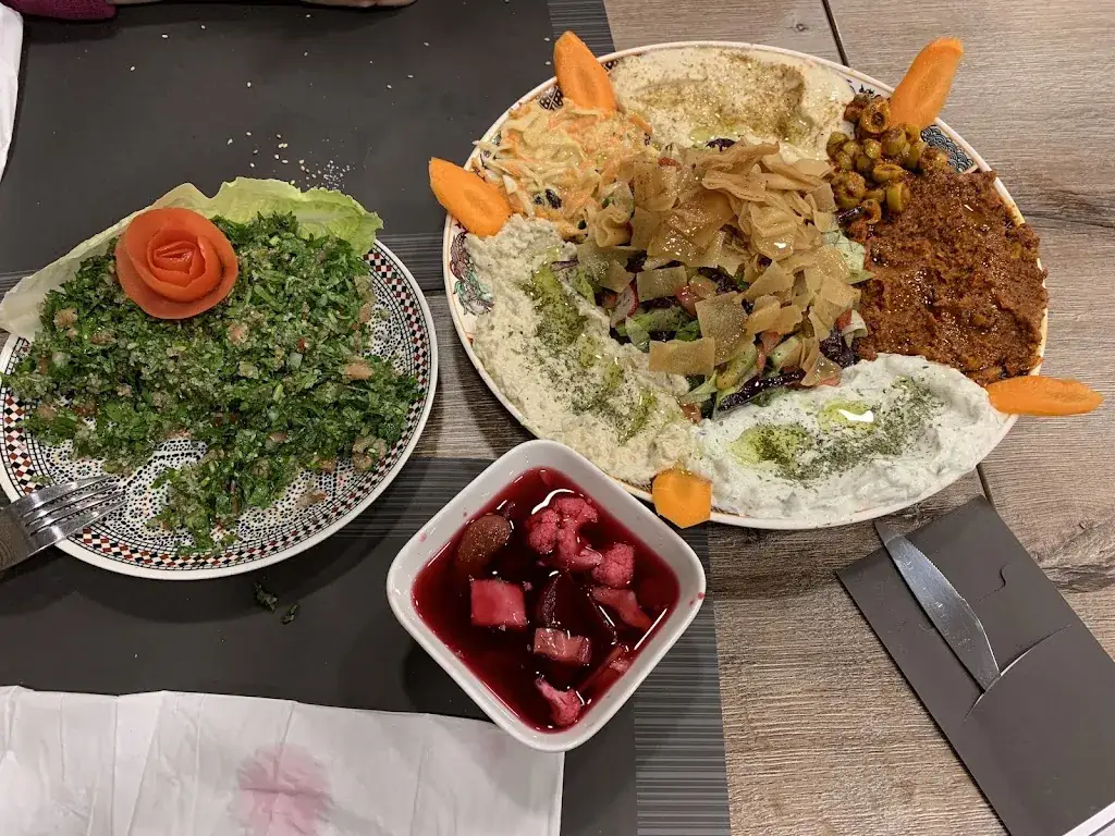 Adam Azad_Diwan Restaurant_Haag_review