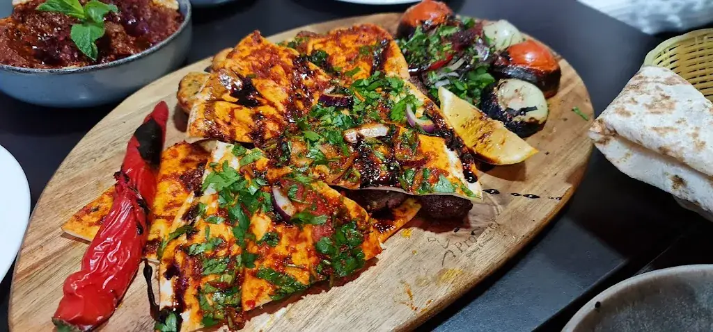 Asaad Oweira_Aleppo Castle Restaurant_Haag_review