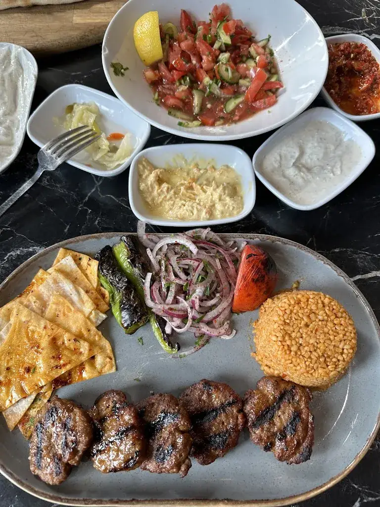 Sharief Kartodikromo_Sohbet barbecue cafe&restaurant_Haag_recensione