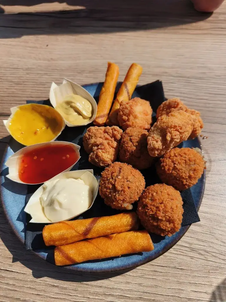 onsiri netisak_Cheers! Voorhout_Voorhout_review