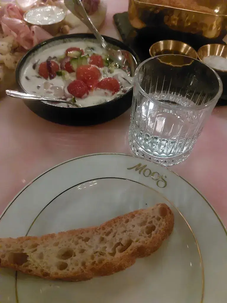 Vera van Elteren_Restobar Moos_Haag_review