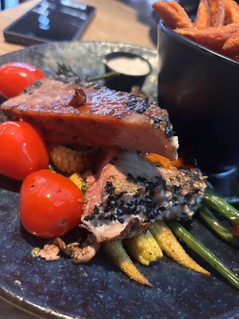 Nour Ezzeddini_De Vrienden van de Burgemeester_Zoetermeer_review