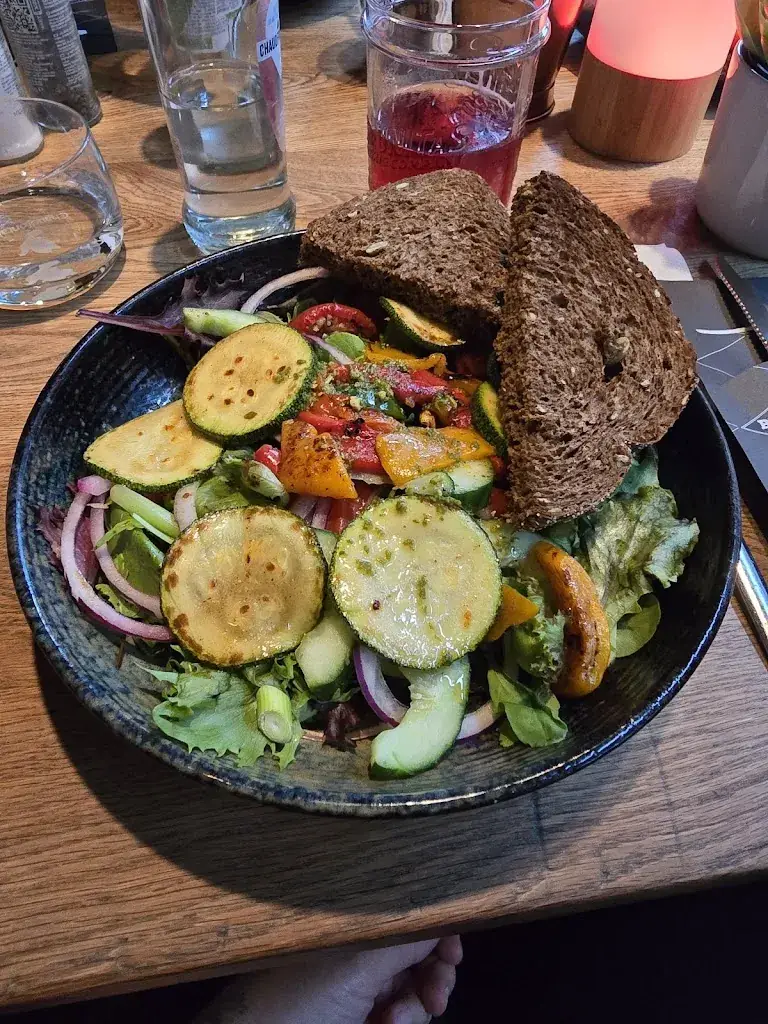 Kristin_De Vrienden van de Burgemeester_Zoetermeer_review