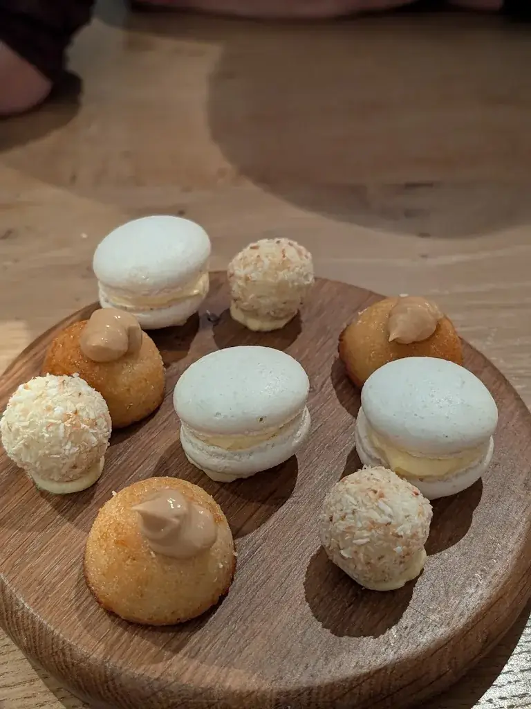 Rohan Sakhrani_Mearkas_Eastermar_avis