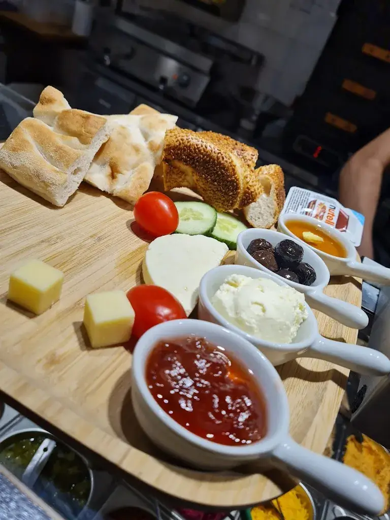 Menu_Ekmekci zuidplein_Rotterdam_image_5