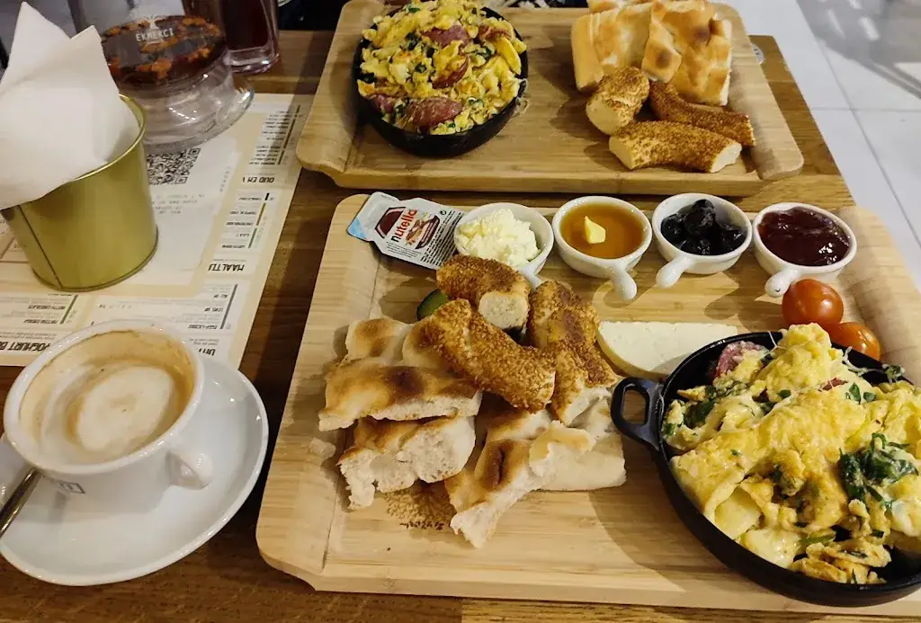 Lovely Day_Ekmekci zuidplein_Rotterdam_review