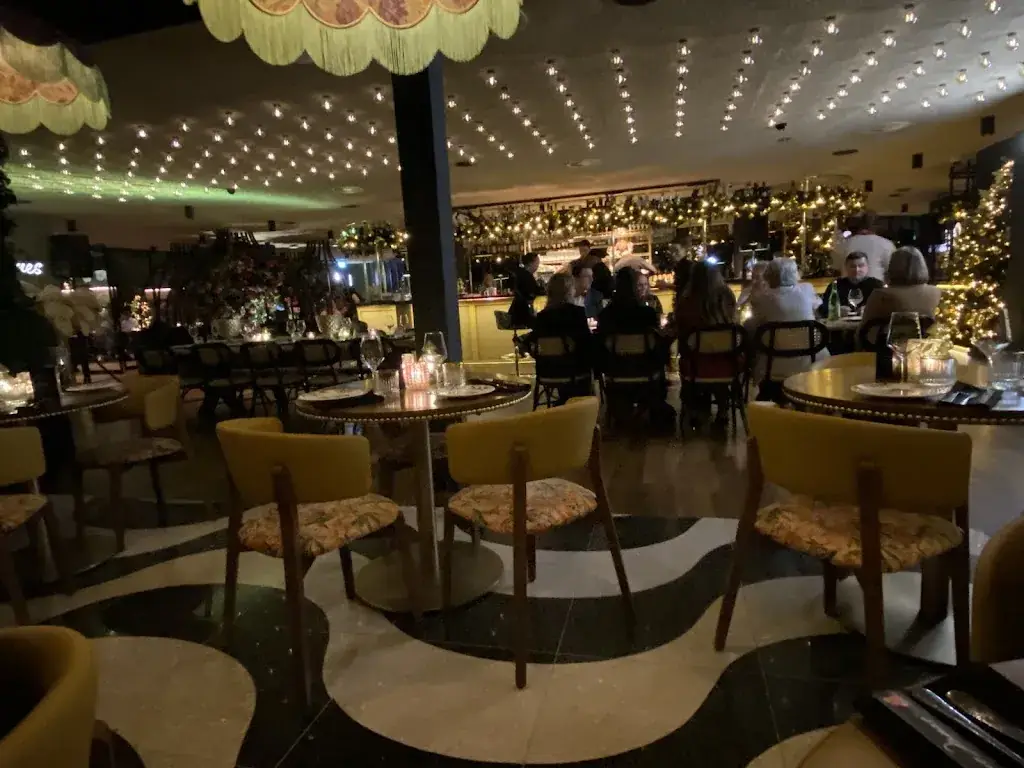 Nikos Do_Miss Jones_Voorburg_review