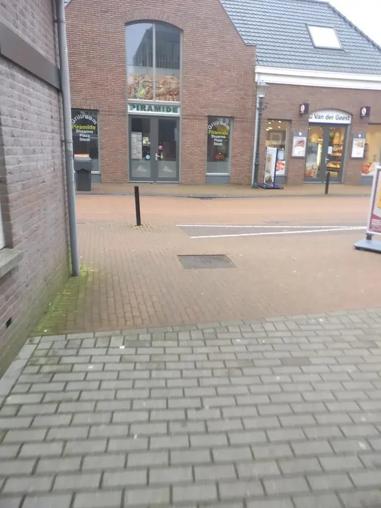 Grillroom Piramide_Zoeterwoude_slider_image_3