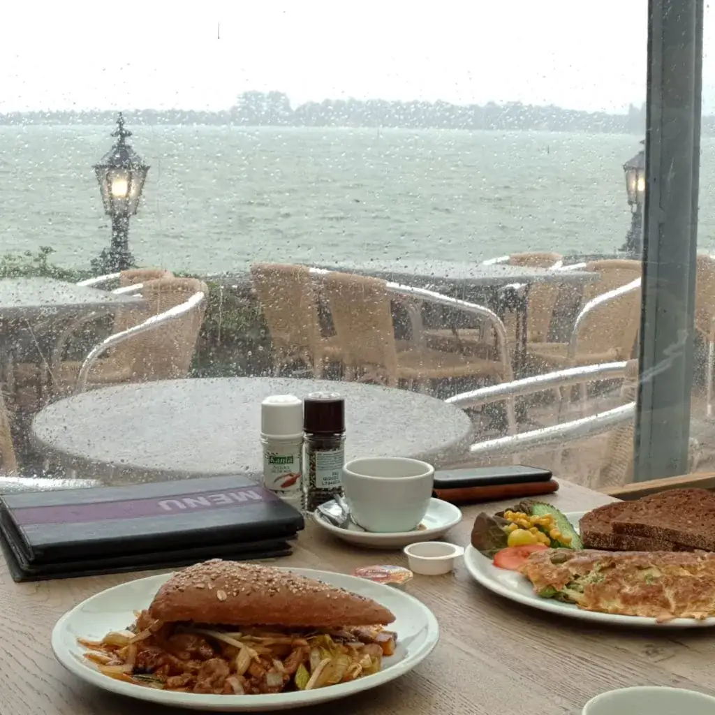 Azadeh Zahedi_Restaurant AA-Zicht_Zoetermeer_review