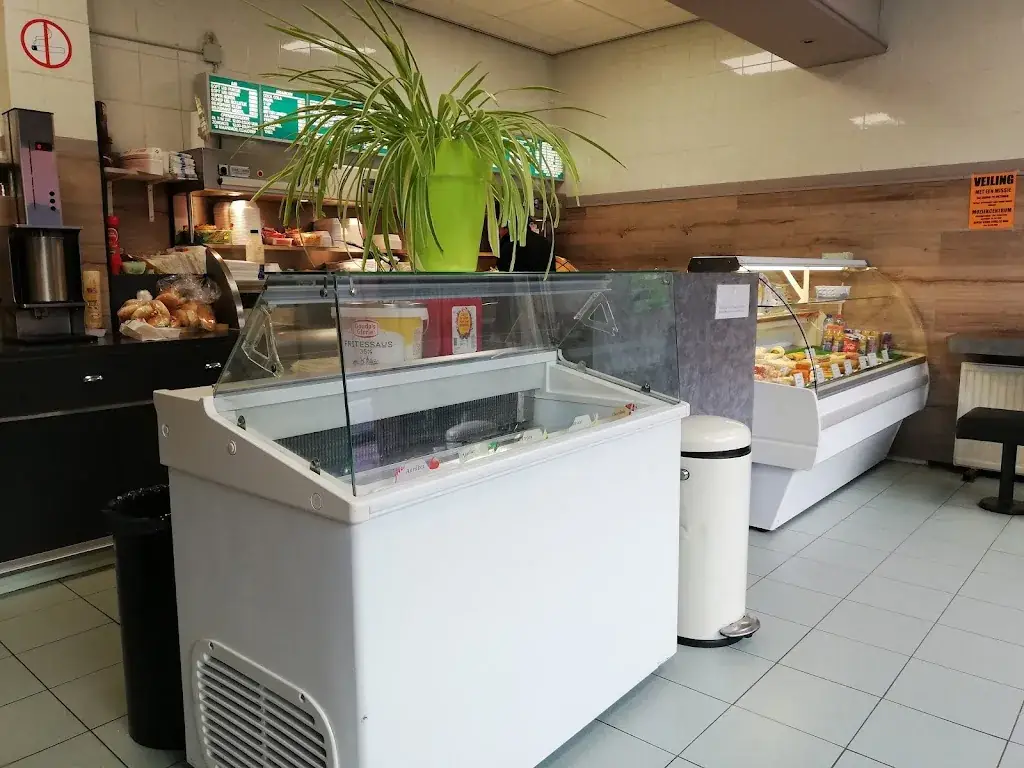 Snackbar Zoeterwoude restaurant in Zoeterwoude