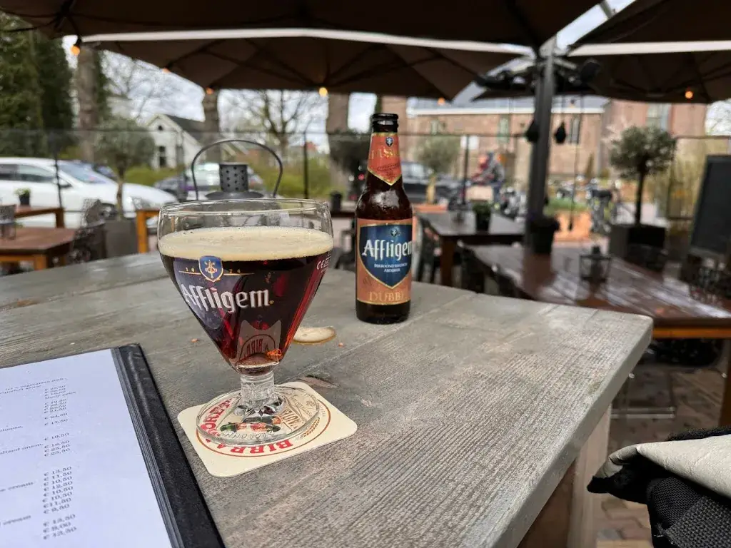 peter robinson_Amis_Bilt_recensione