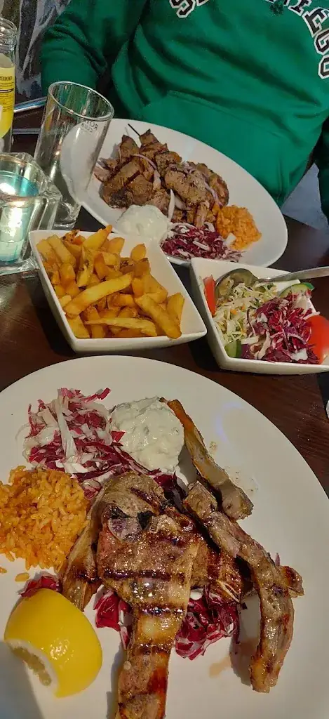 Kajal Bahora_Greek Restaurant Yamas_Bilt_review