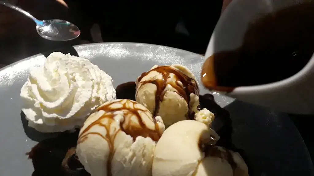 Greek Restaurant Yamas_Bilt_slider_image_2