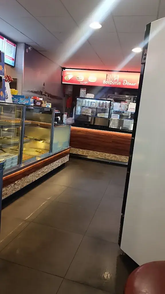 Marco Schröder_Lunchroom Bosporus_Bilt_review