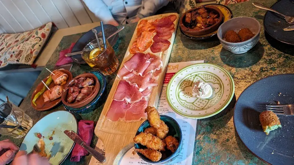 Tapasbar Hacienda_Zwijndrecht_slider_image_2