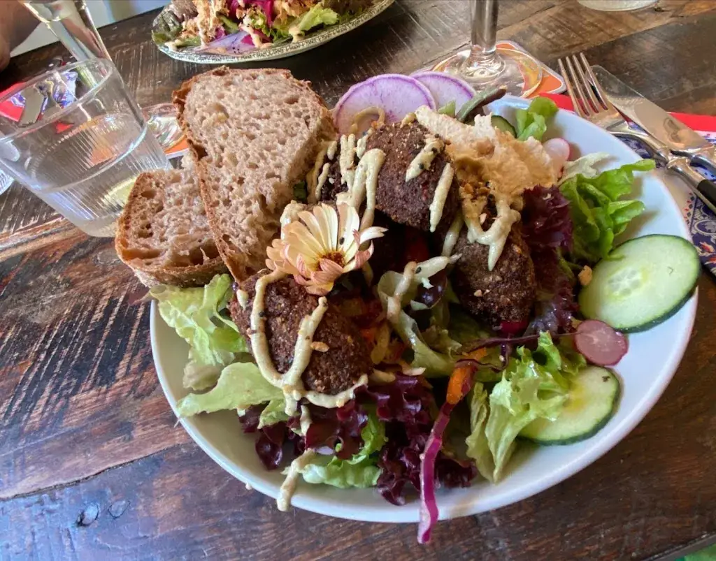 Horvath Annabella_Mas Montagne_Amerongen_review