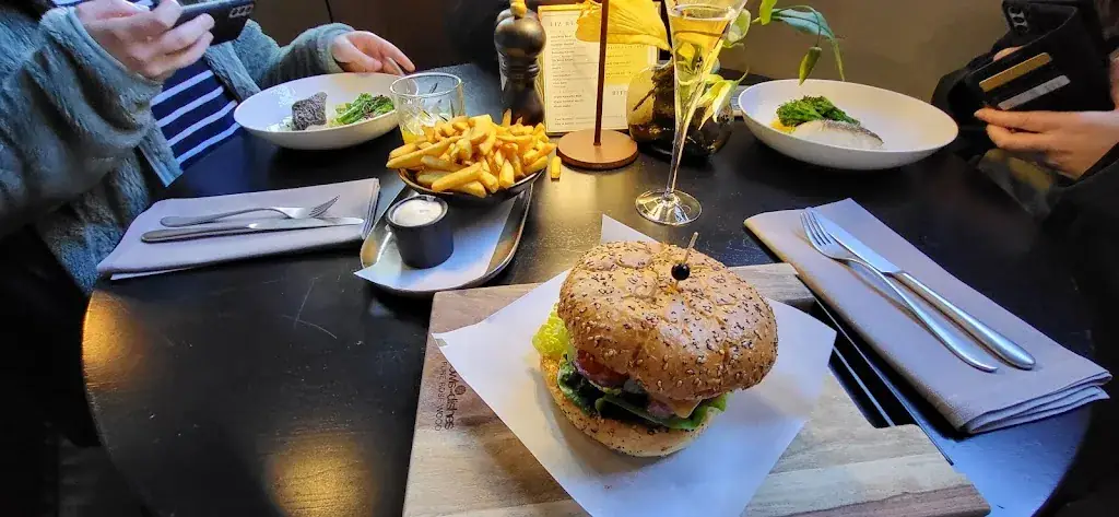 Leendert Haasbroek_LIZ Restobar_Amerongen_review