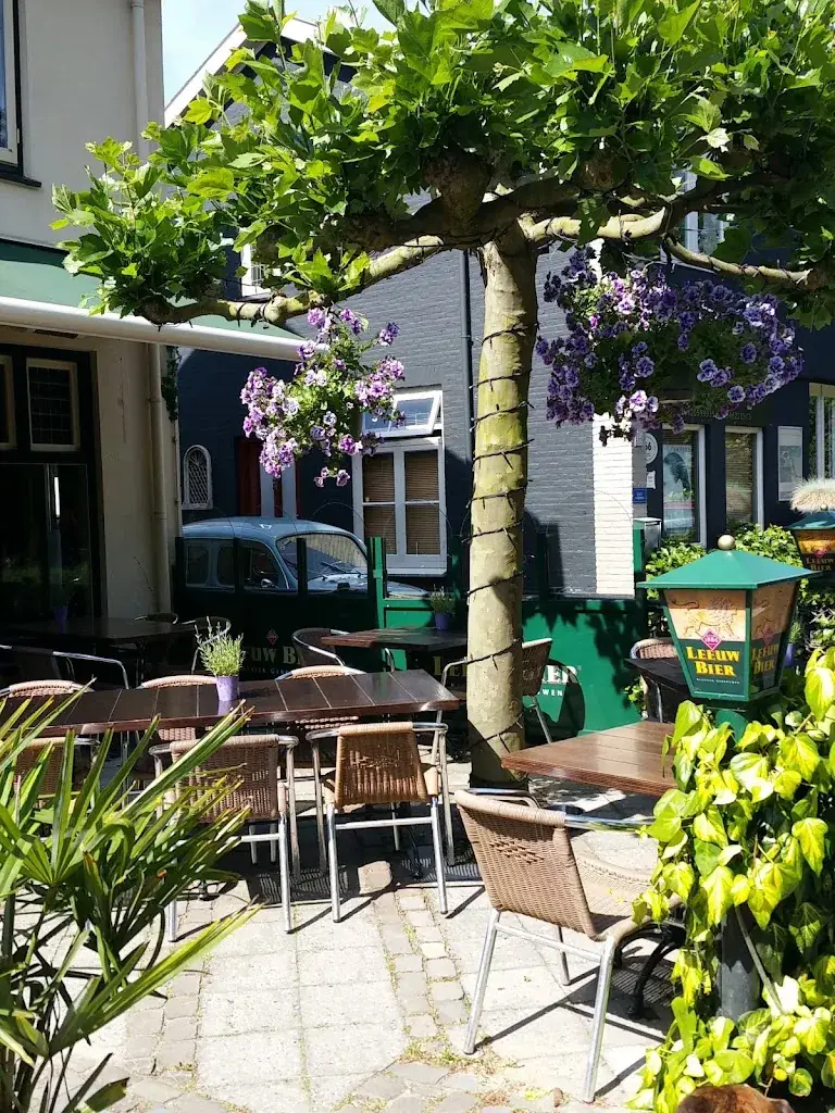 Dorpsbistro 'Naast De Buren' restaurant in Groenekan