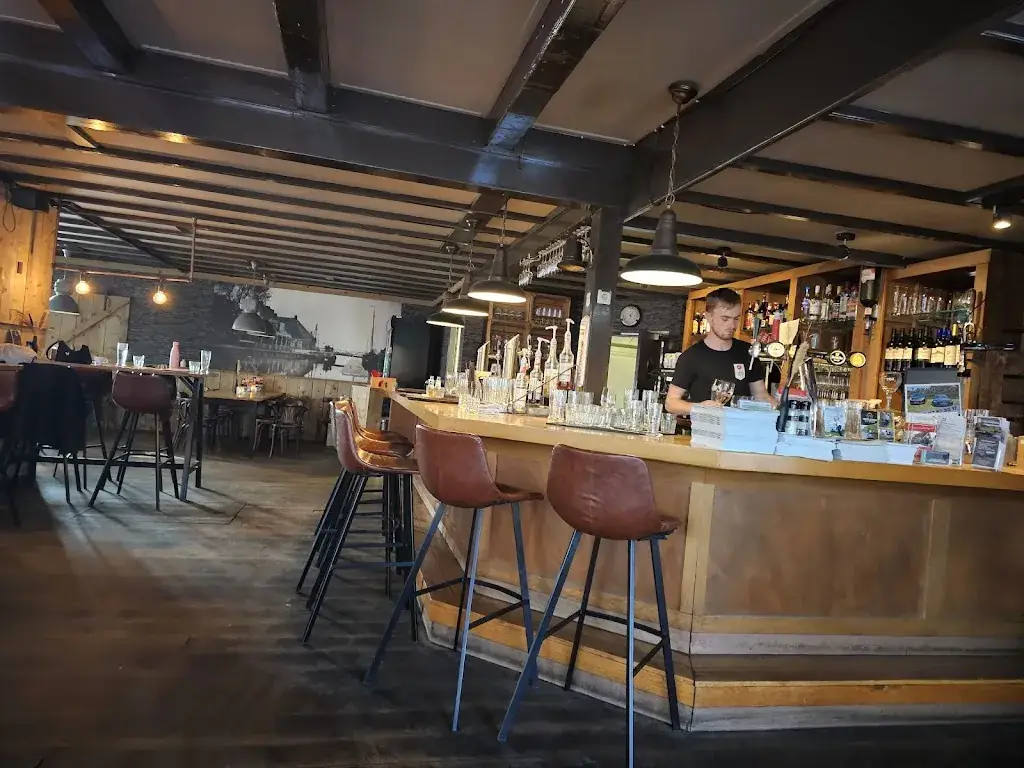 Eetcafé Dikke Tut restaurante en Delfstrahuizen