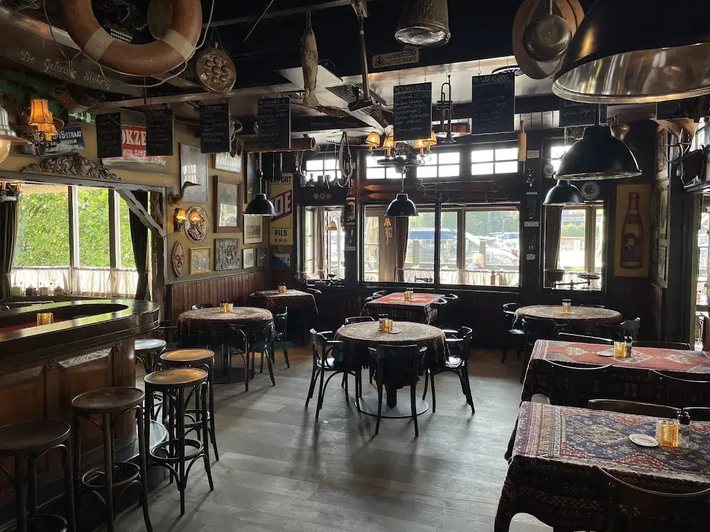 Café Moeke_Hilversum_slider_image_3