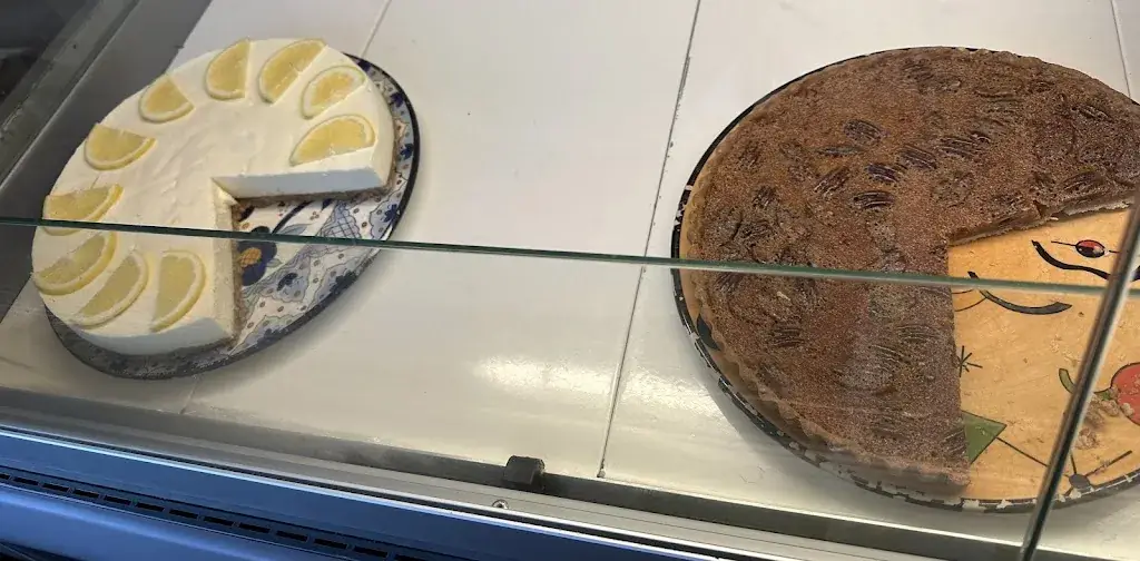 Shirley Den_Het Perron_Rading_review