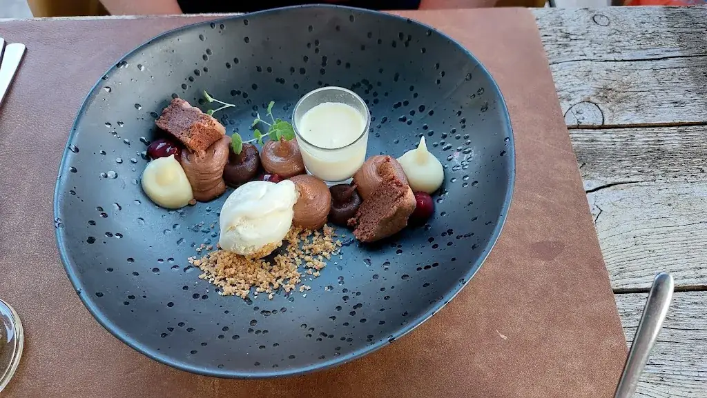 Brasserie &Zo_Houten_slider_image_2