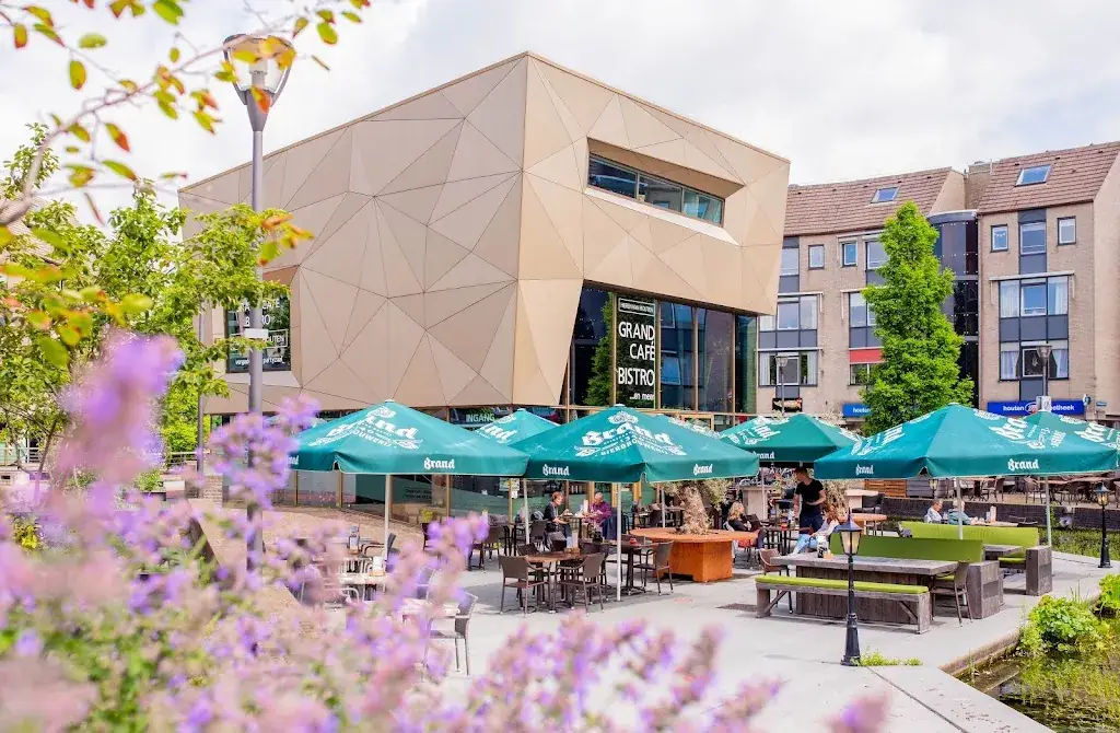 Grand Café / Bistro Heren van Houten_Houten_slider_image_3