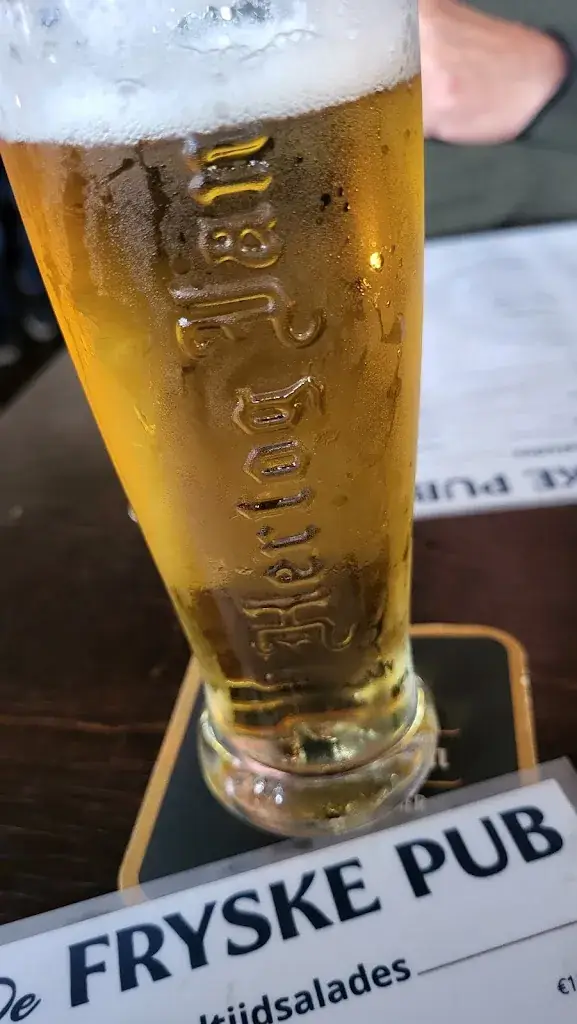 Sam L_Fryske Pub_Echtenerbrug_reseña