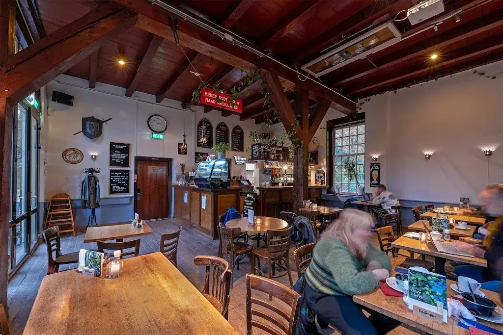 Koetshuis Café bij Stayokay restaurant in Bunnik